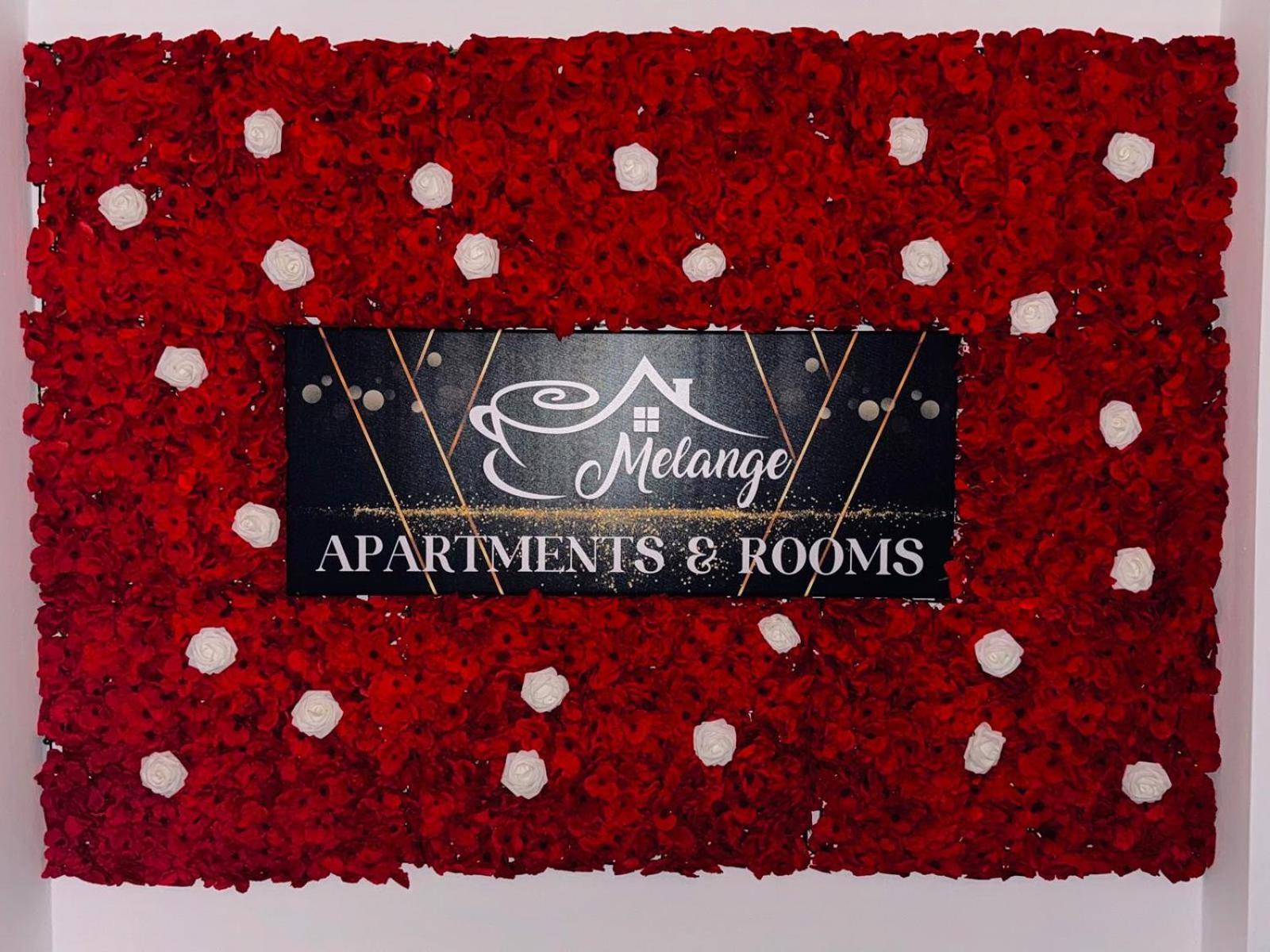 Melange Rooms Wina Bagian luar foto