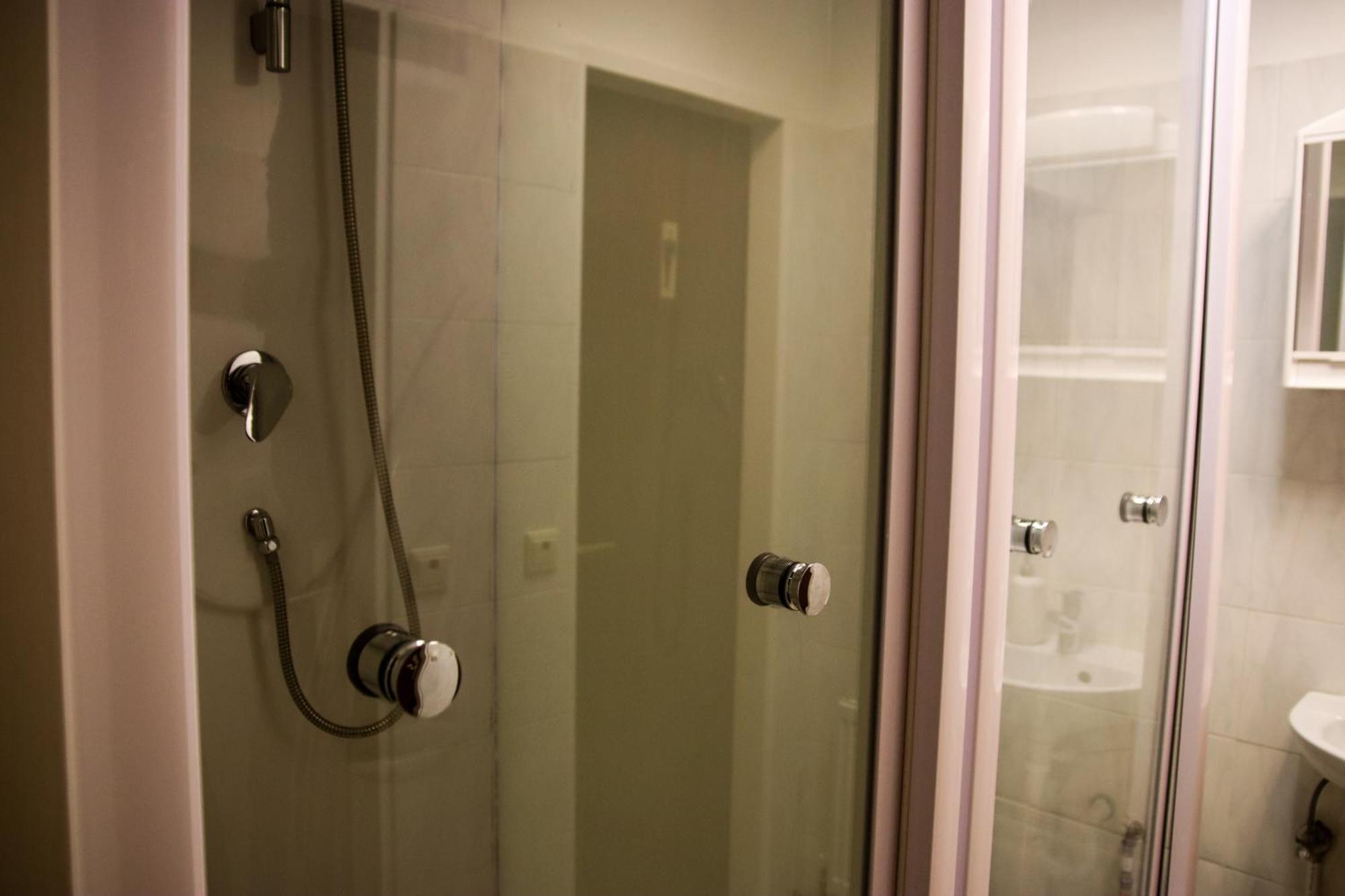 Melange Rooms Wina Bagian luar foto