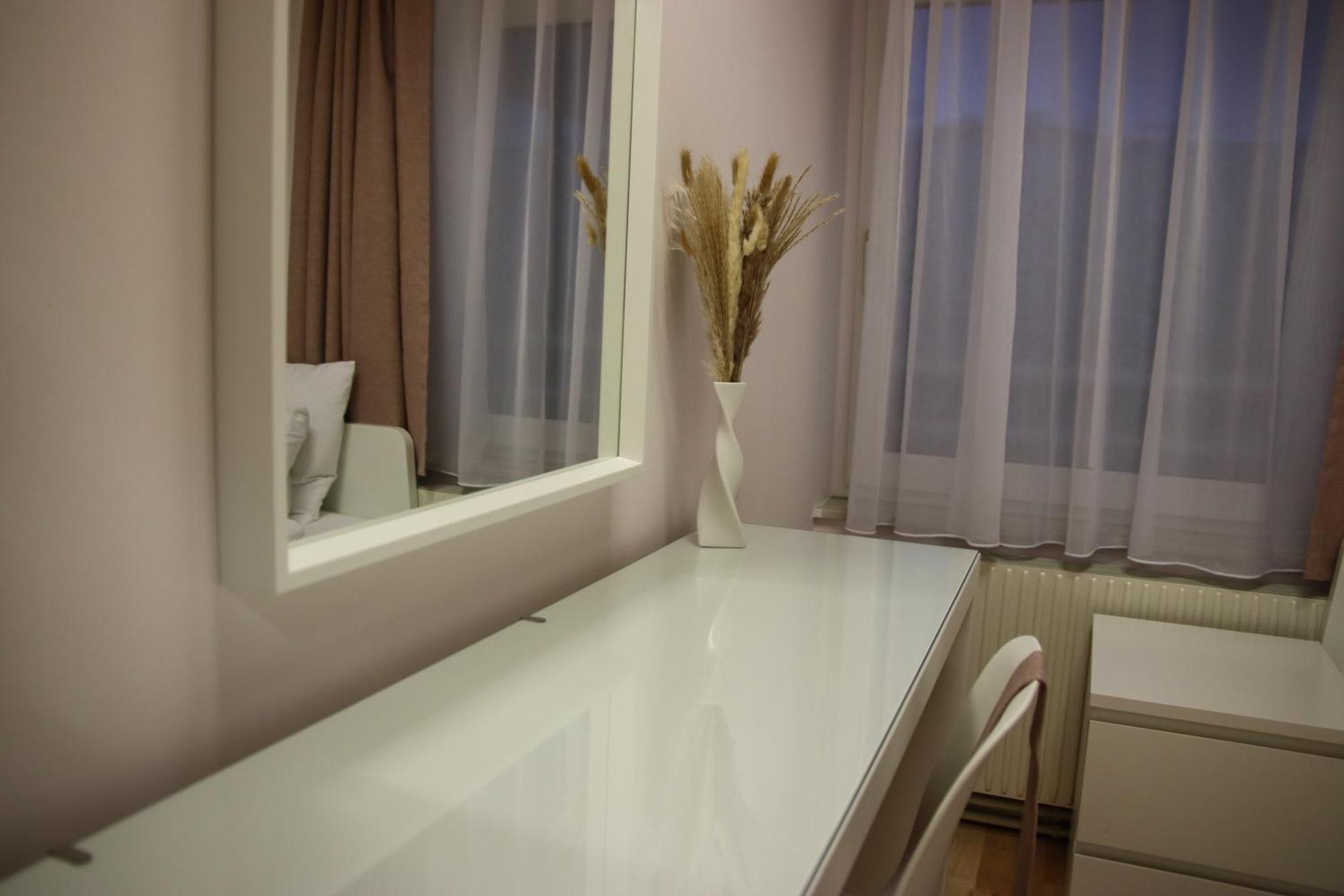 Melange Rooms Wina Bagian luar foto
