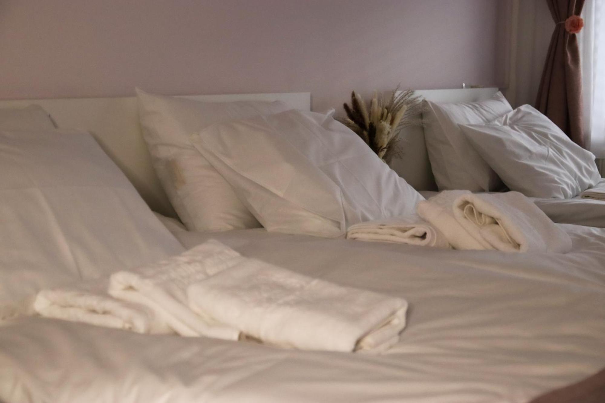 Melange Rooms Wina Bagian luar foto